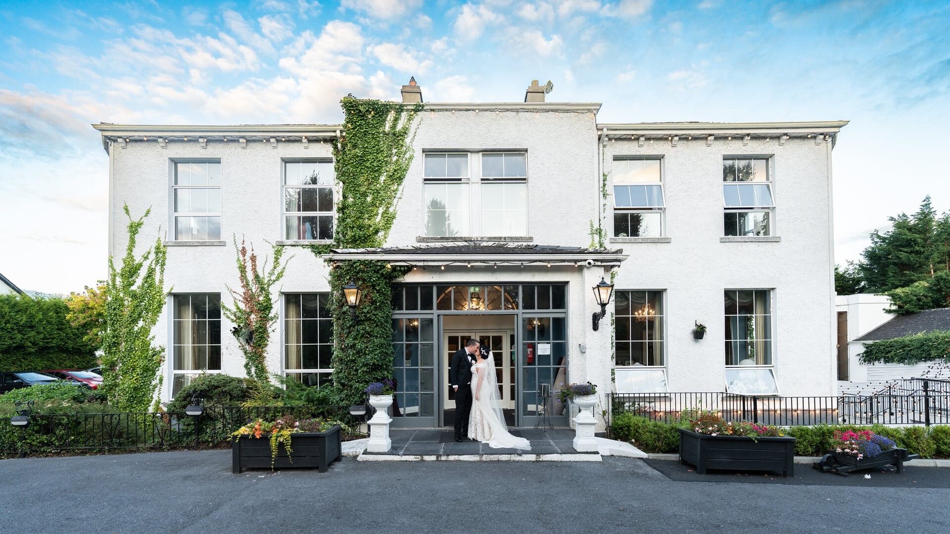 Castle Oaks Hotel wedding photography